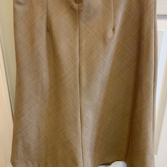 Banana Republic Flared Skirt - Picture 4 of 7